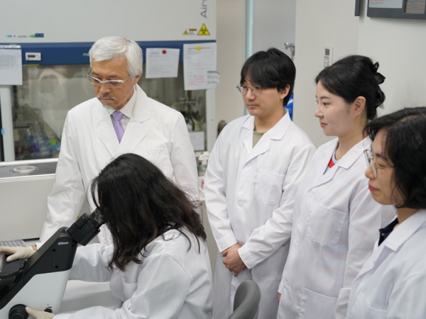 CDW Holding Announces Breakthroughs in Cancer-Targeting Antibody Research